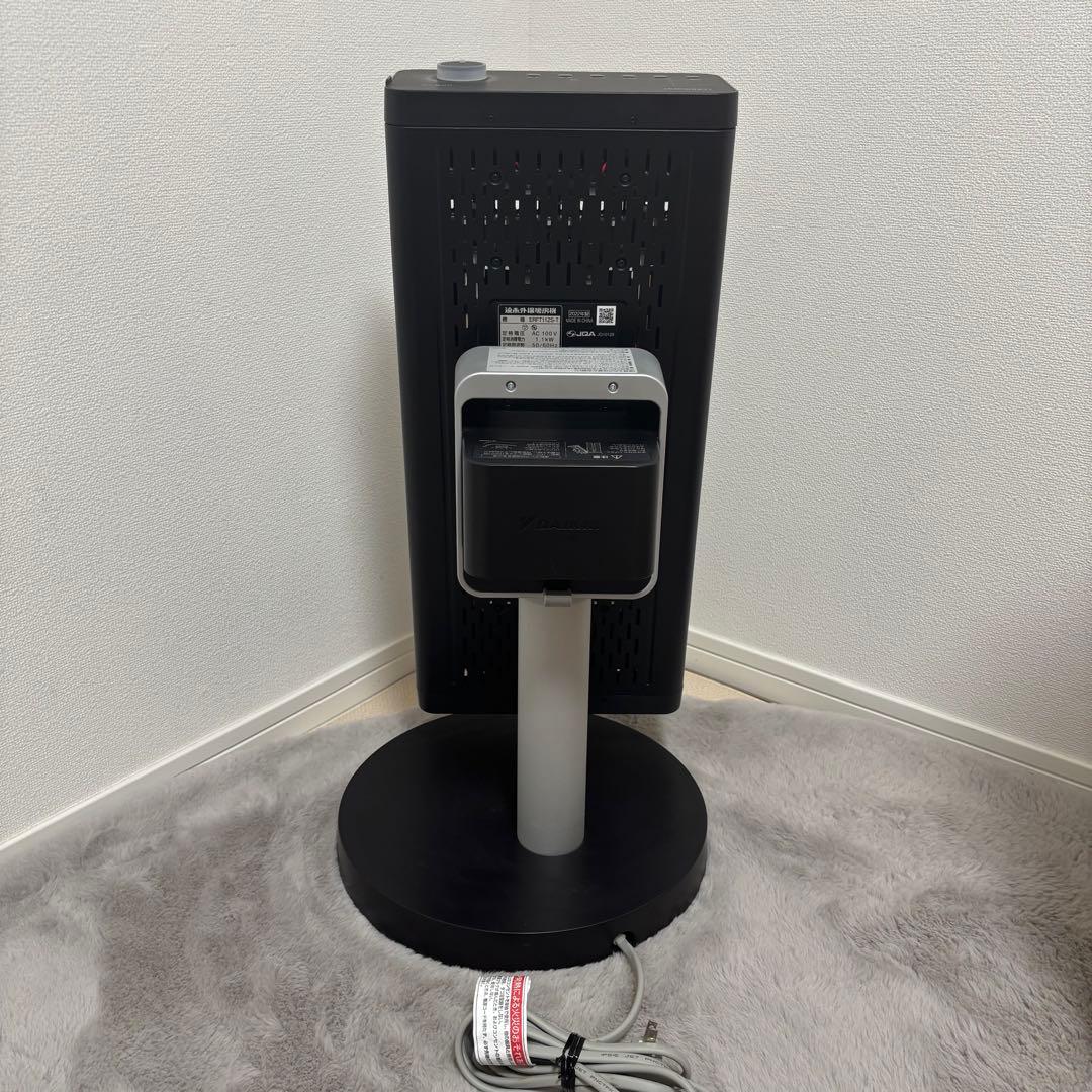 DAIKIN 遠赤外線暖房機セラムヒート　2022年製