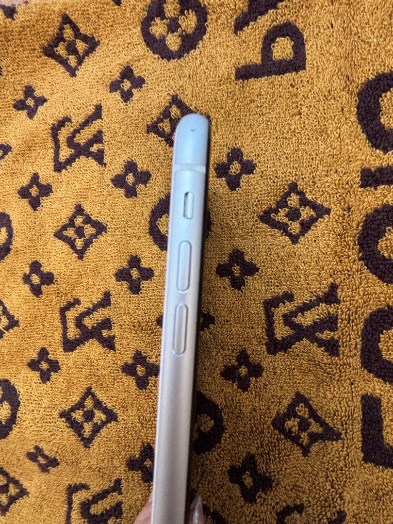 Apple iPhone XR ホワイト 本体64GB