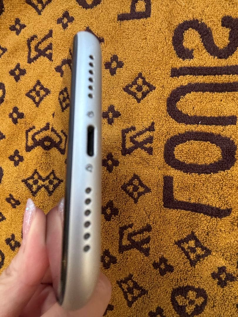 Apple iPhone XR ホワイト 本体64GB