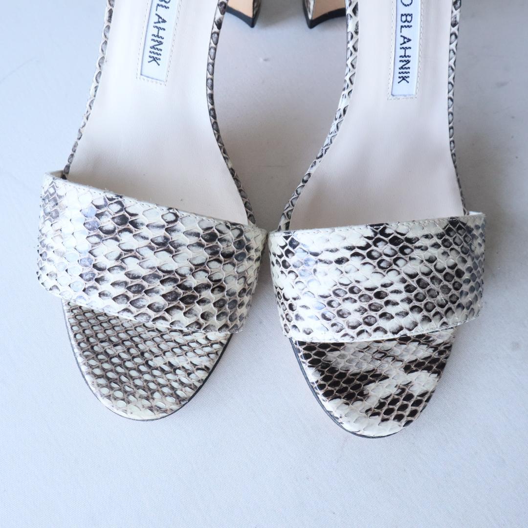 未使用マノロブラニク　7cmヒールサンダル 37 24cm パイソンレザー