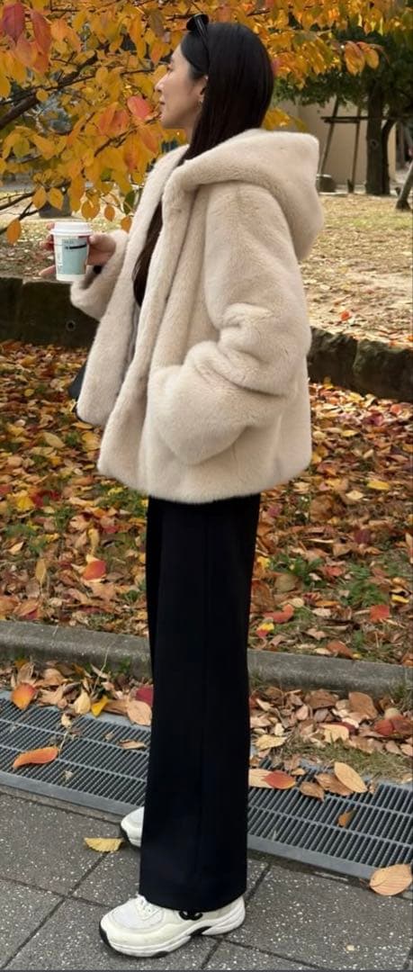 新品★CARLAカーラ　Eco fur hood coat / beige