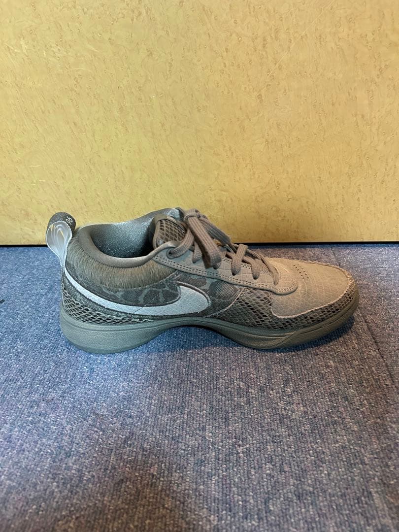 NIKE バスケットボールシューズ　BOOK1