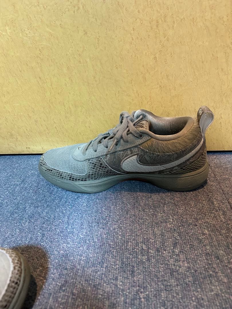 NIKE バスケットボールシューズ　BOOK1