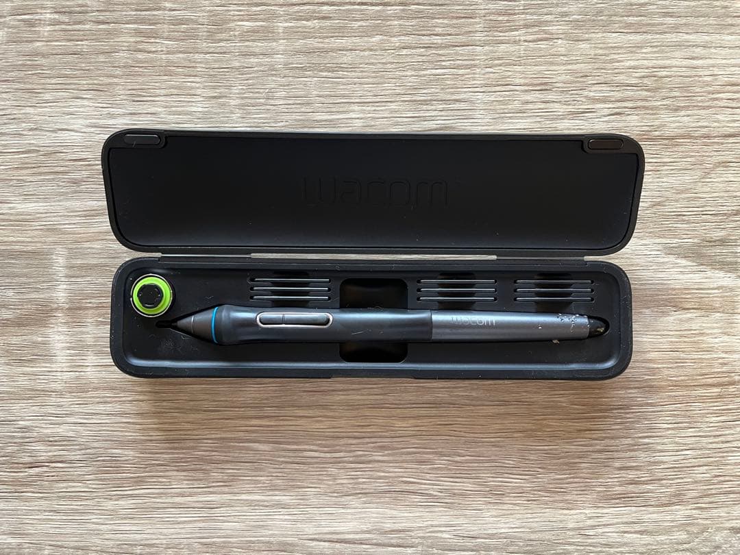 液タブ・ペンタブ Wacom Cintiq 13HD