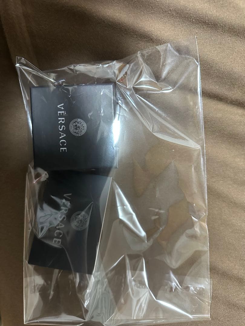 VERSACE ゴールド ロゴピアス 玲凪