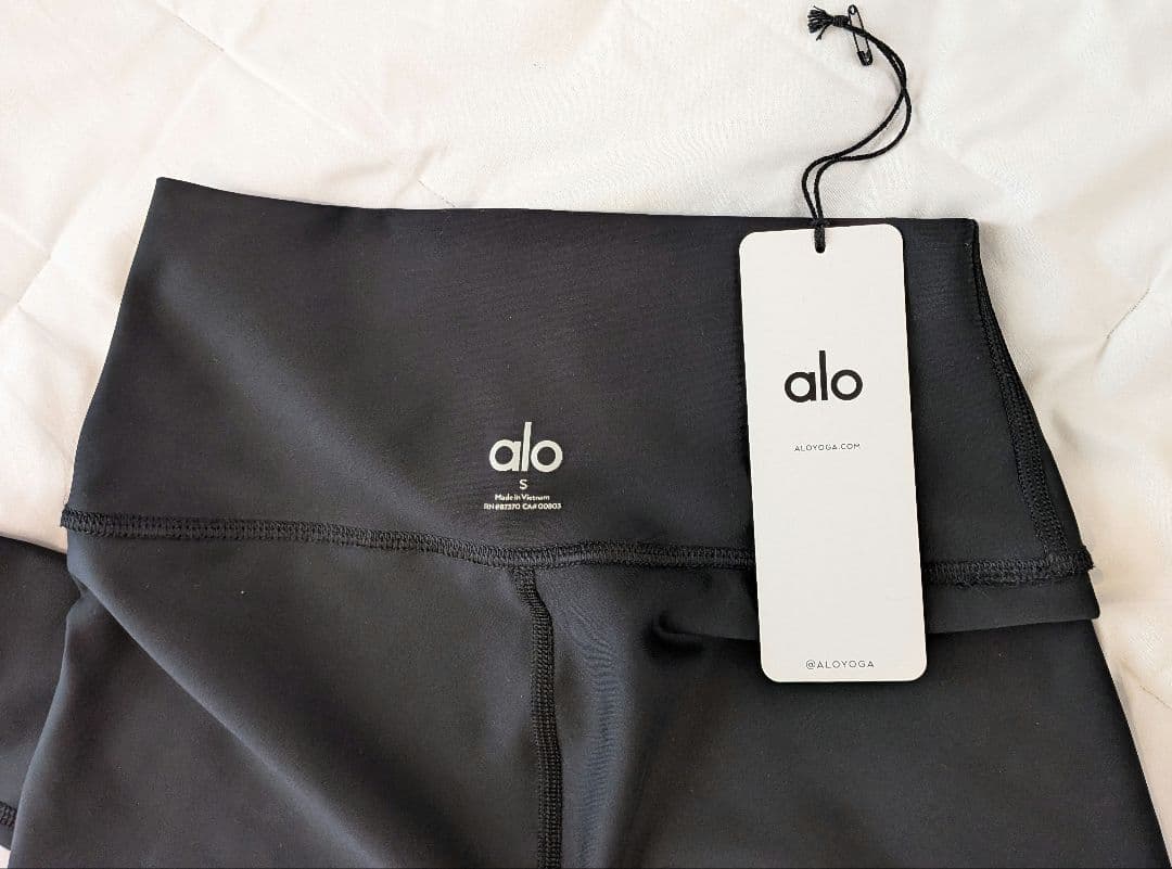 ☆美品☆ alo ハイウエスト Airlift レギンス ブラック Sサイズ