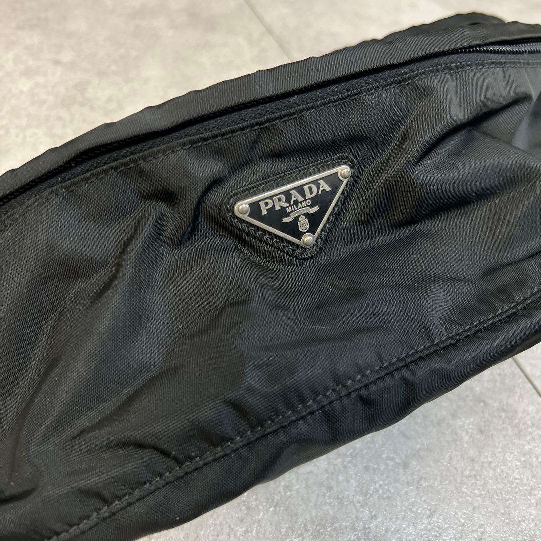 PRADA ブラック ボディバッグ 黒 ナイロン ウエストポーチ
