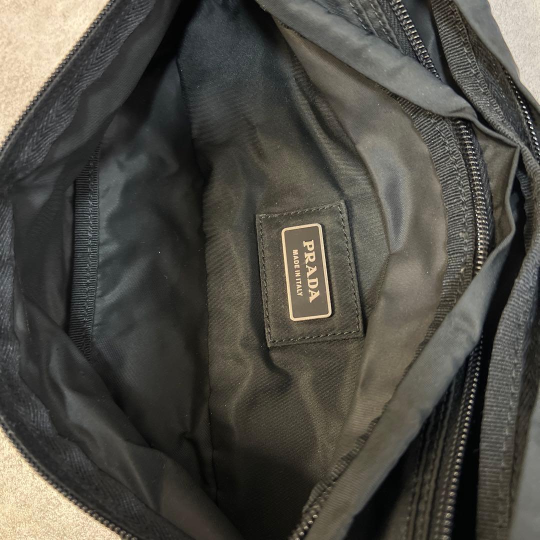 PRADA ブラック ボディバッグ 黒 ナイロン ウエストポーチ