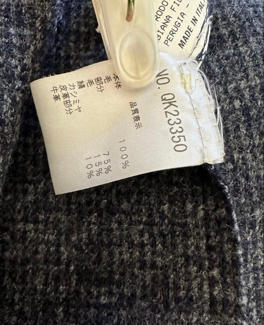 ファビアナフィリッピ　エレガントなレザーバックル付き