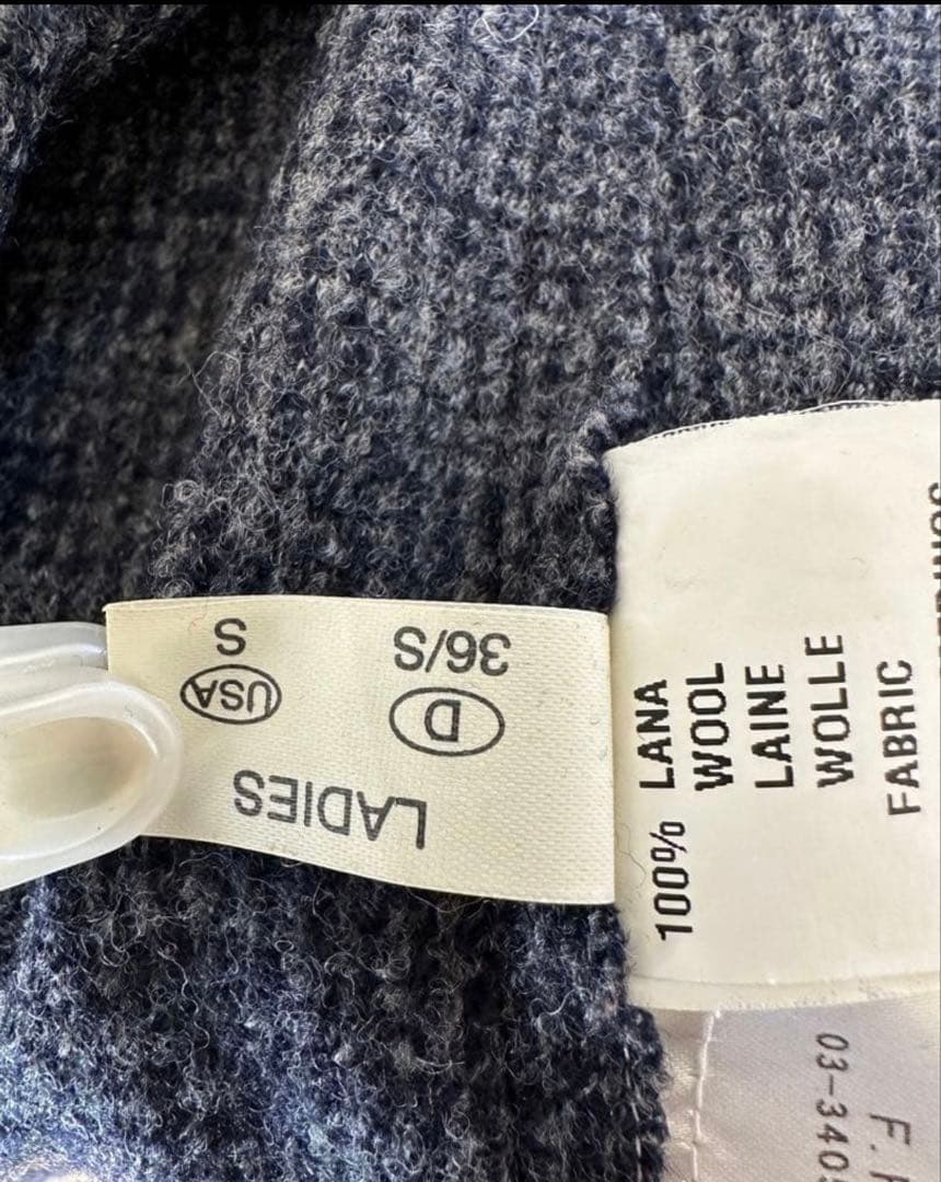 ファビアナフィリッピ　エレガントなレザーバックル付き