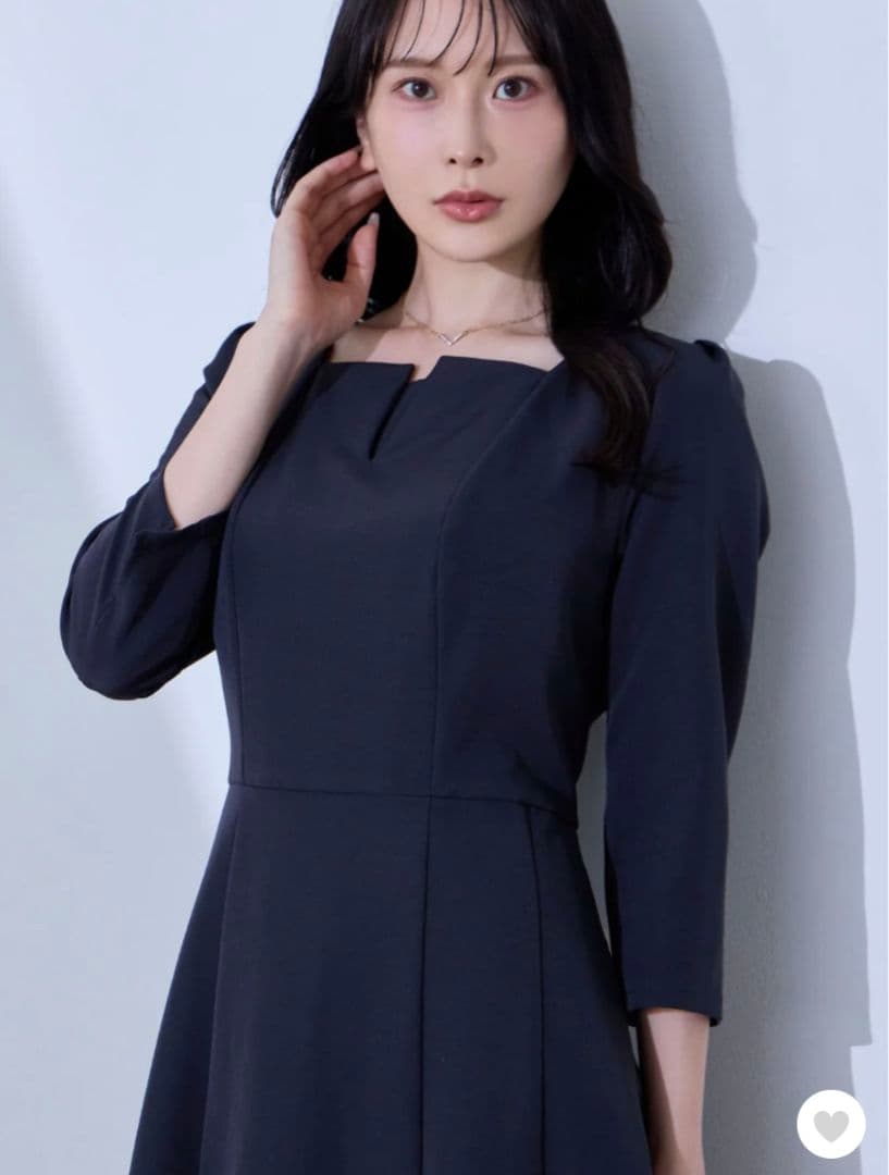 overE オーバーイー 7分袖スクエアネックフレアワンピース：ネイビー 102