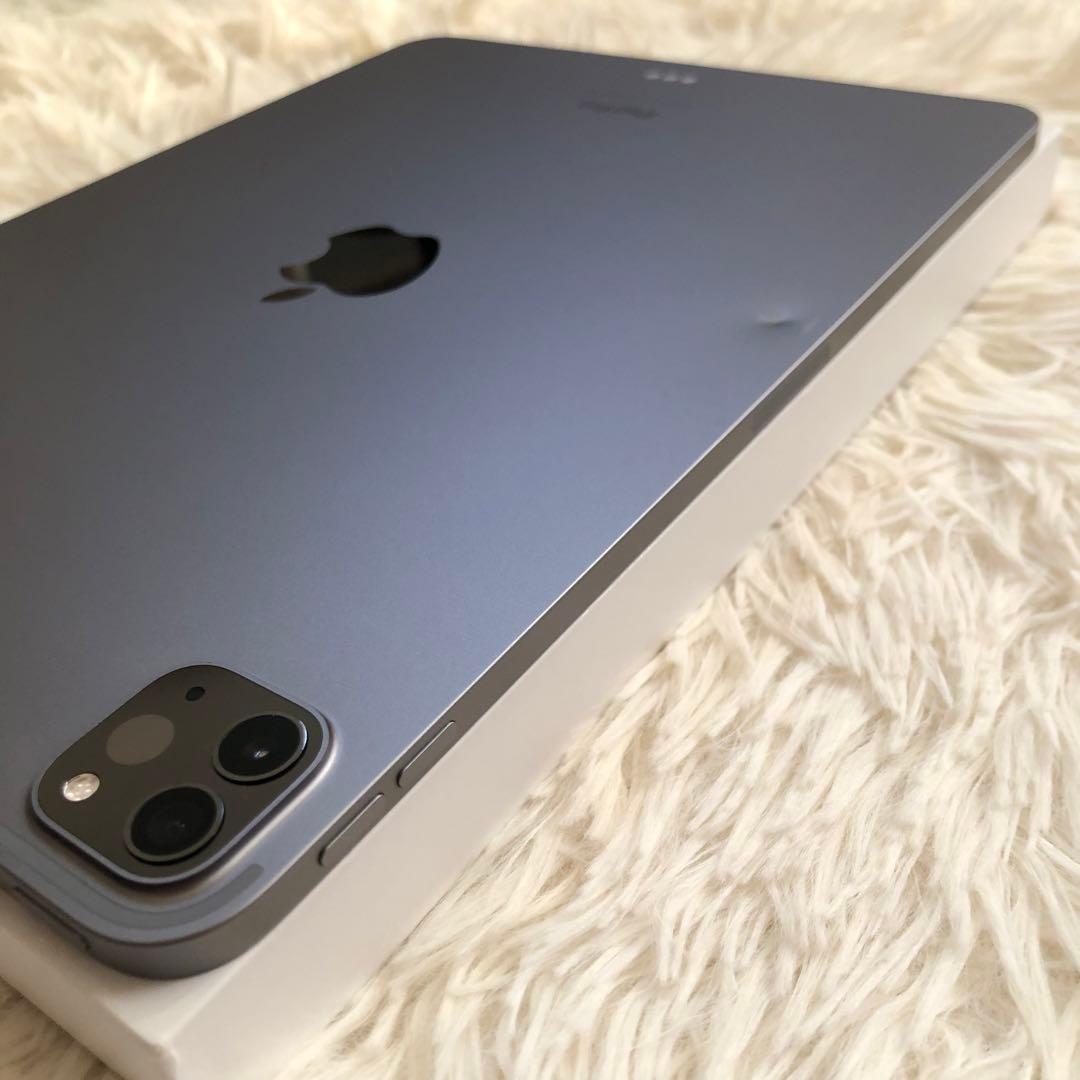 【完動品】iPad Pro 11 第4世代 256GB 【すぐ発送】