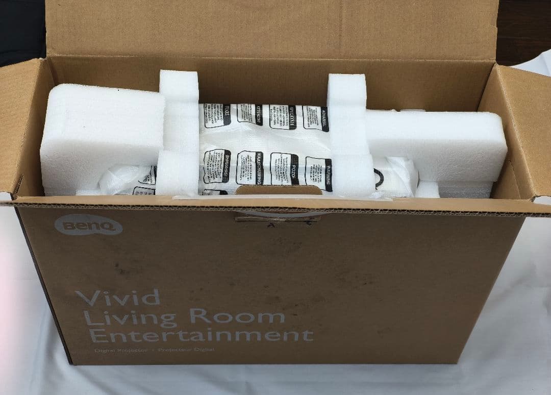 【4K高画質】BenQプロジェクター TK800M (ANSI3000lm)