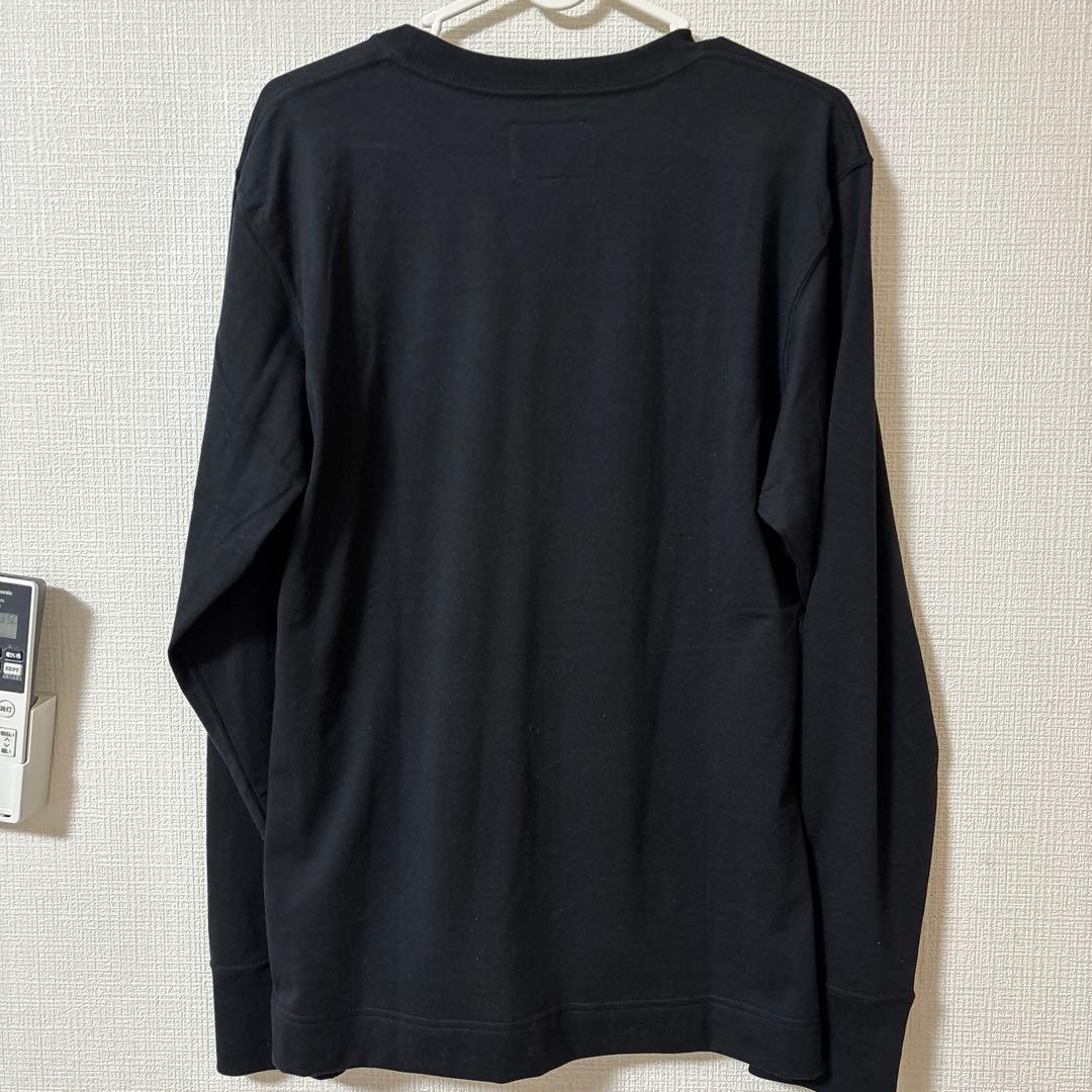 お値下げ‼️新作❣️新品❣️黒 長袖Tシャツ 赤グラフィックプリント