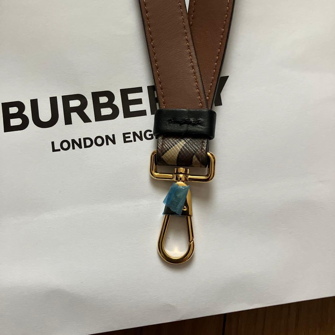 バーバリー　ストラップ　値下げ