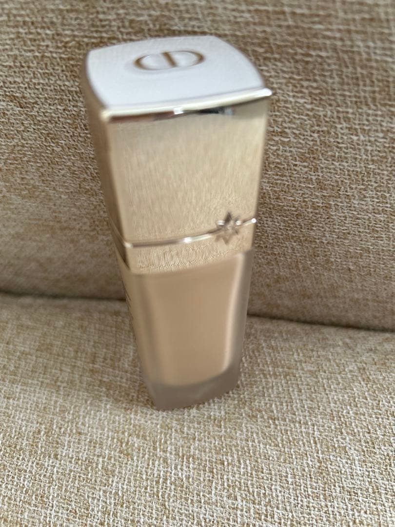 Dior プレステージ ルプロテクター UVルミエール00 30ml