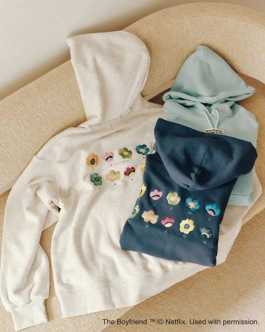 niko and ボーイフレンド2 フラワープルオーバーフーディ