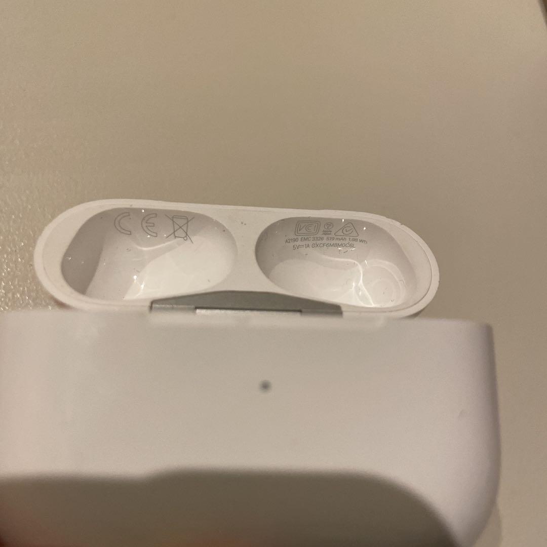 Apple AirPods Pro 充電ケース