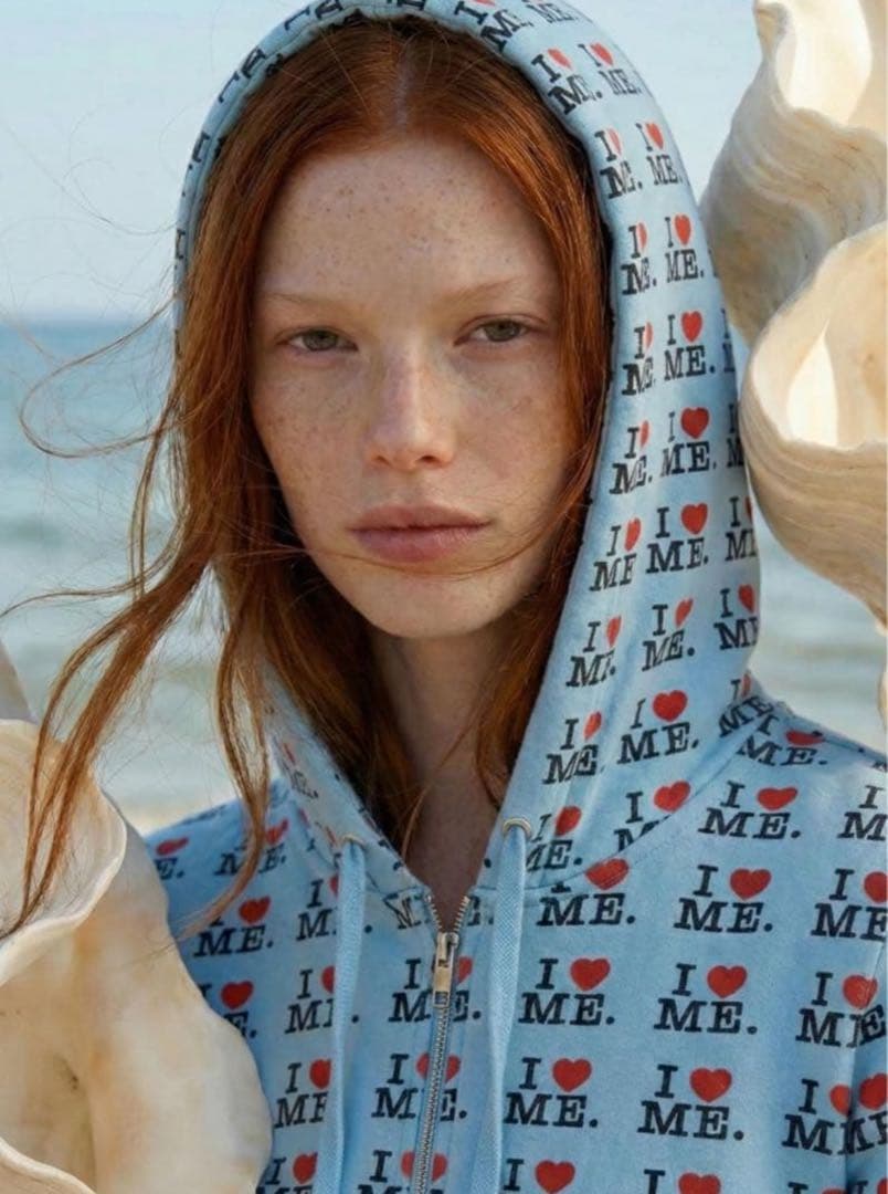 ashley williams パーカー