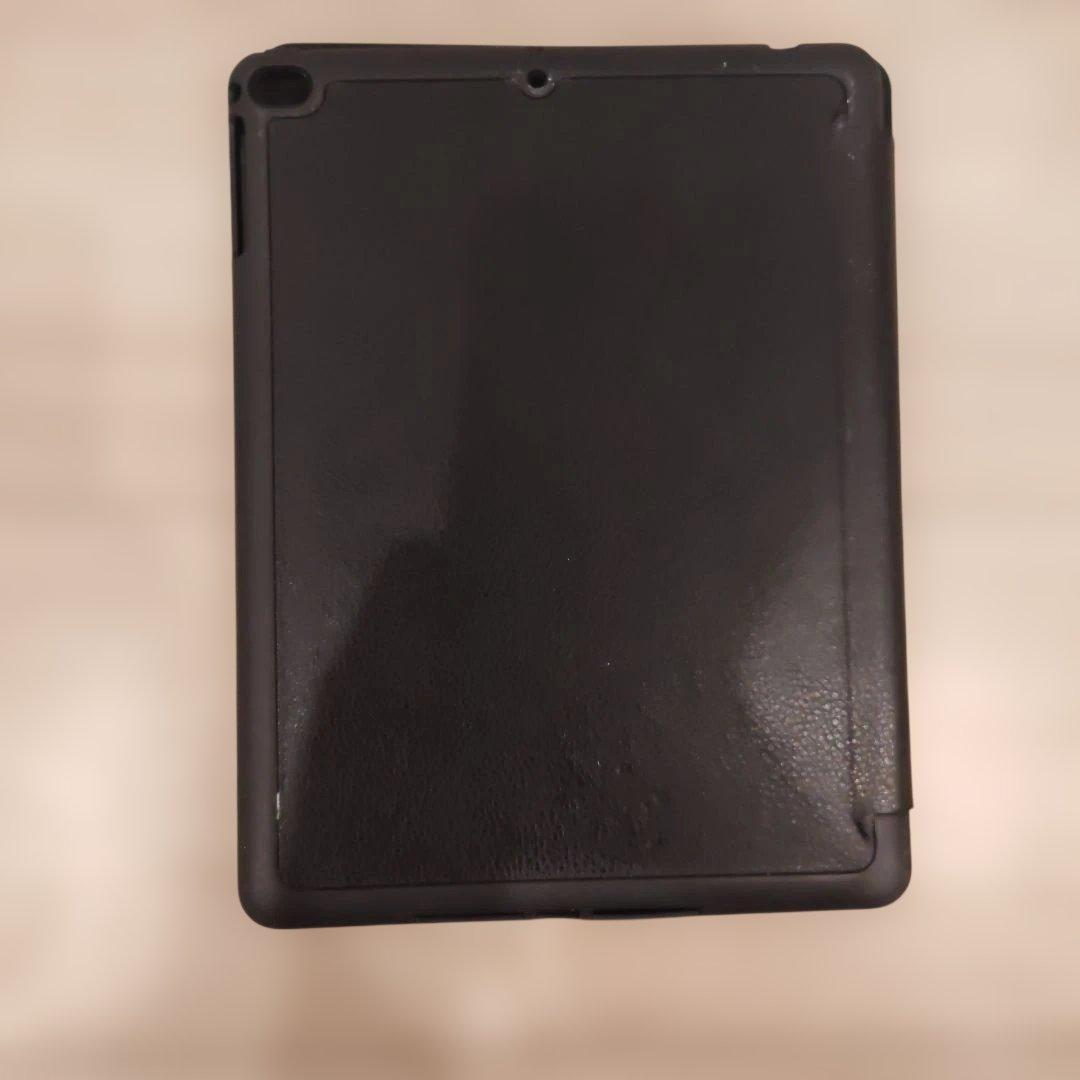 Apple iPad シルバー 本体 + キーボード・マウス・カバー