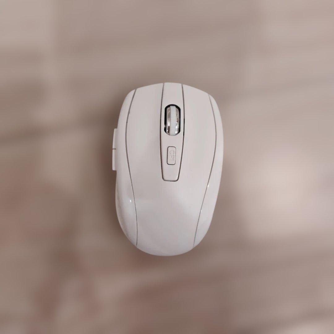 Apple iPad シルバー 本体 + キーボード・マウス・カバー