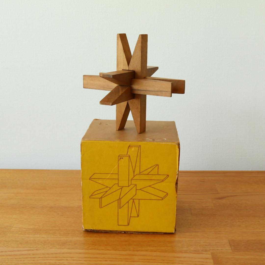 山中組木工房　柳宗理デザイン 釘を使用しない木組みパズル　A 箱付き