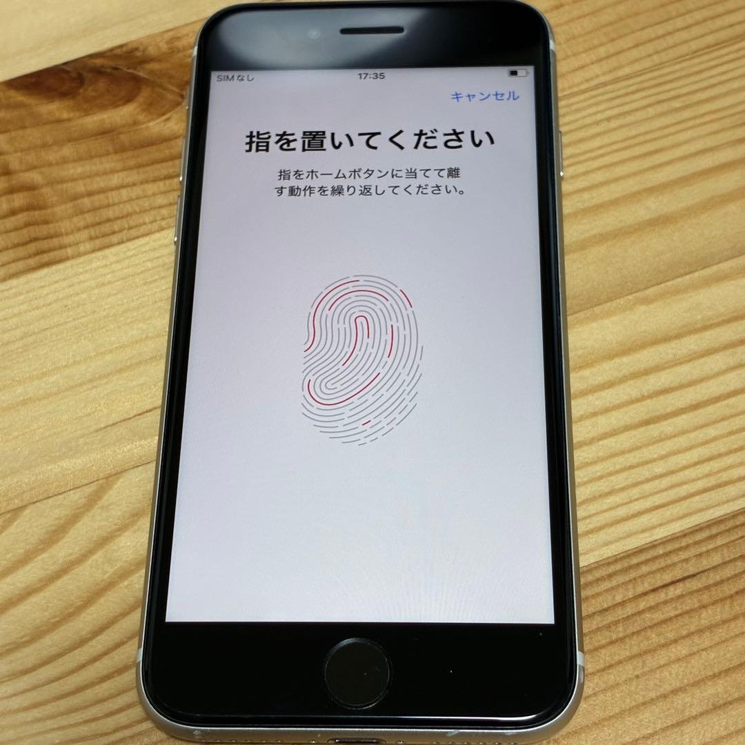 s*☆様 バッテリー新品　iPhoneSE第3世代64GB SIMフリー　美品