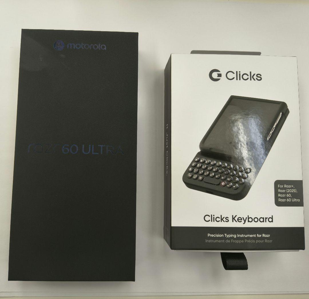 RAZR 60 ULTRA　click'sケース付