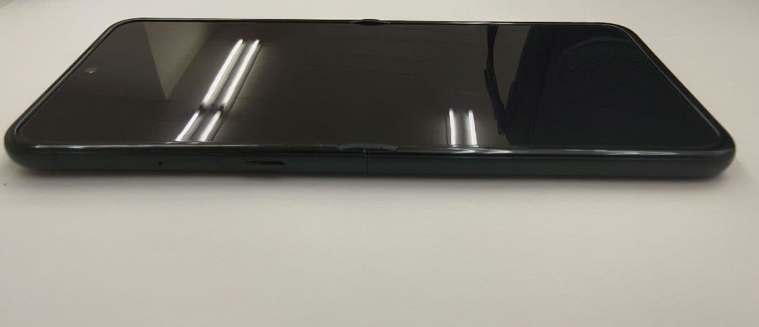 RAZR 60 ULTRA　click'sケース付