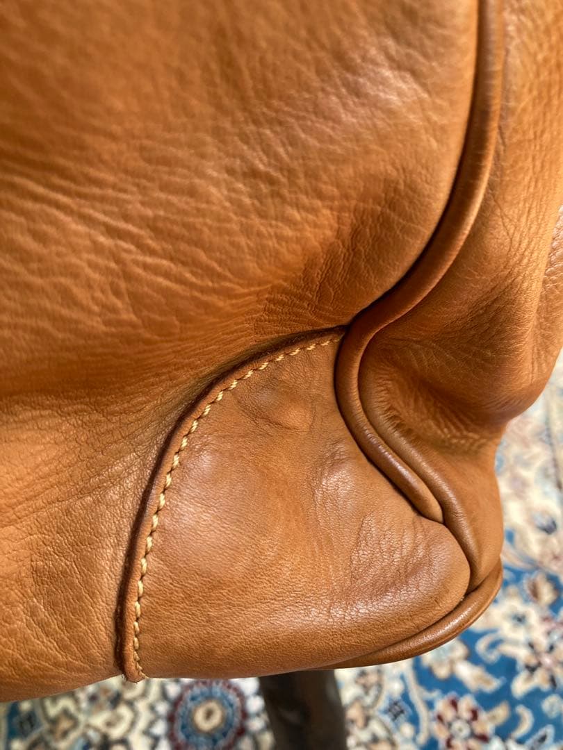 ジェニュインレザーバック