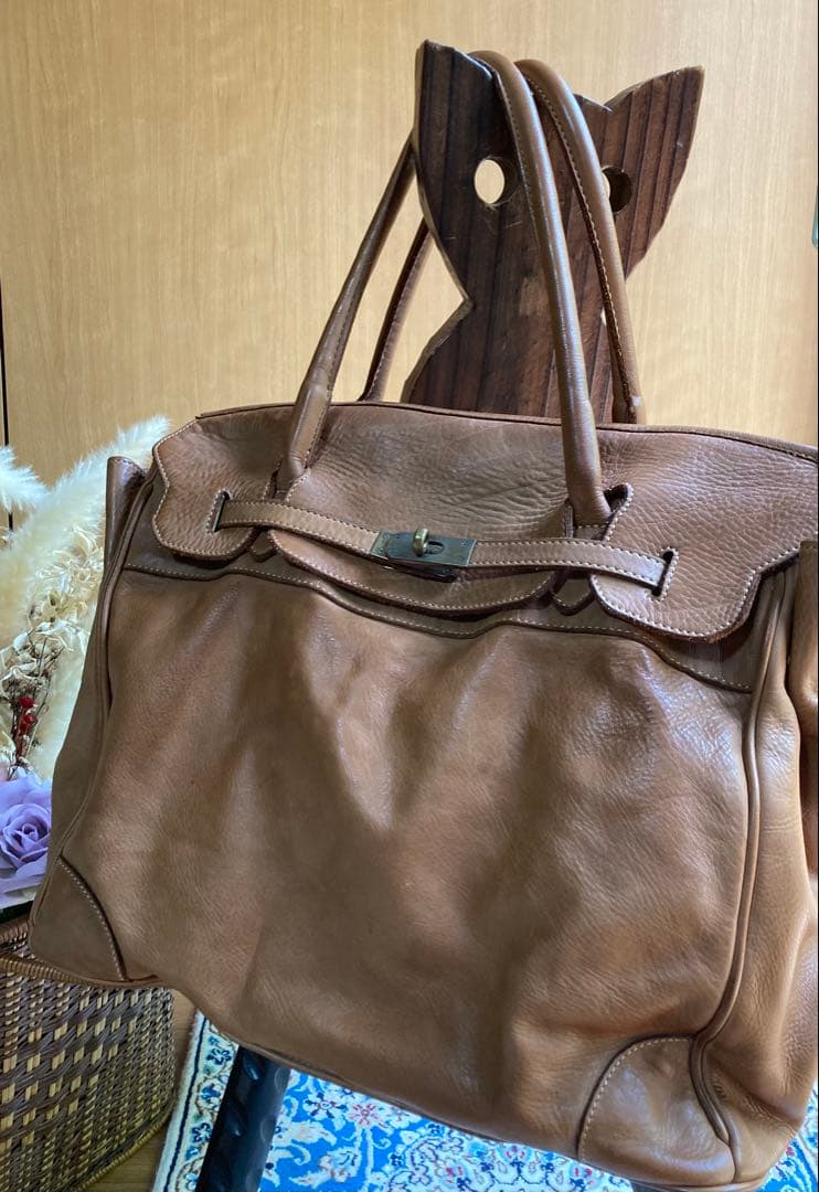 ジェニュインレザーバック