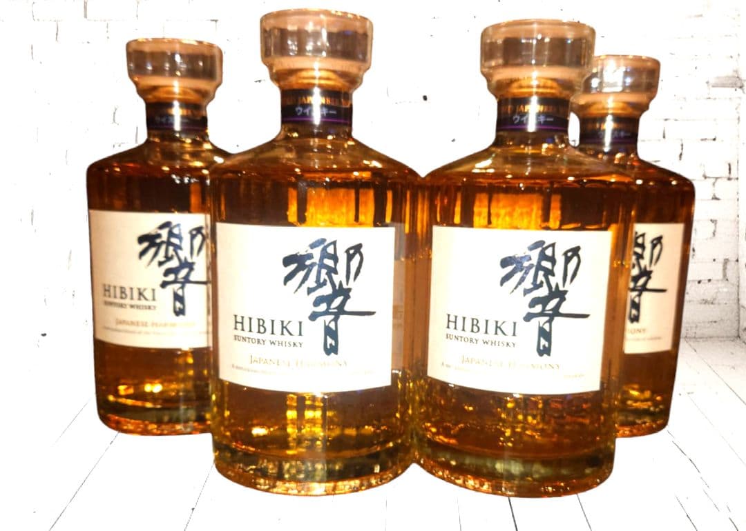 響ホログラム付き未開封700ml ４本です