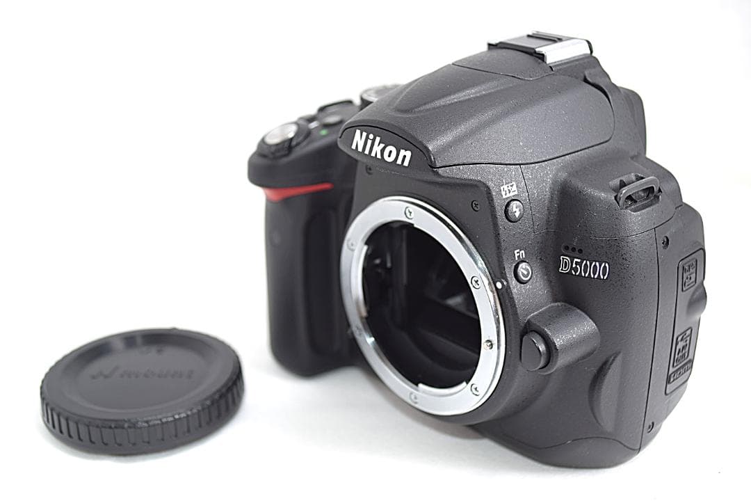 ✨美品・軽量✨初心者オススメ✨Nikon ニコン D5000 一眼レフカメラ✨