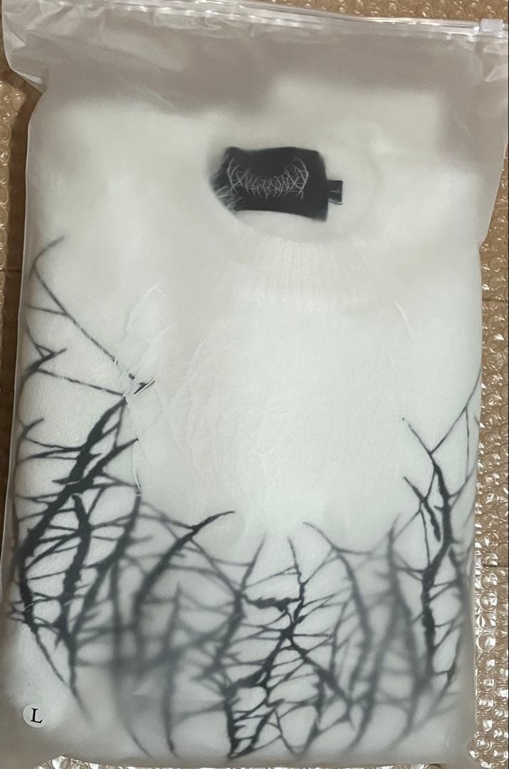 YB Logo Knit White YXNGBRATZ Lサイズ