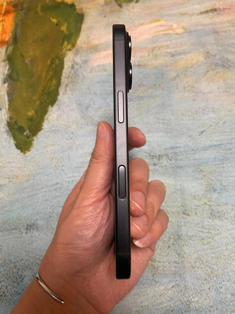 美品 iPhone 16 128G ブラック SIMフリー