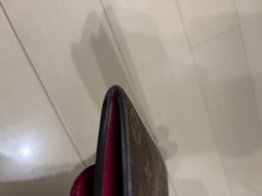 ルイ・ヴィトン　ポルトフォイユ エミリー 長財布 二つ折り財布 M60136