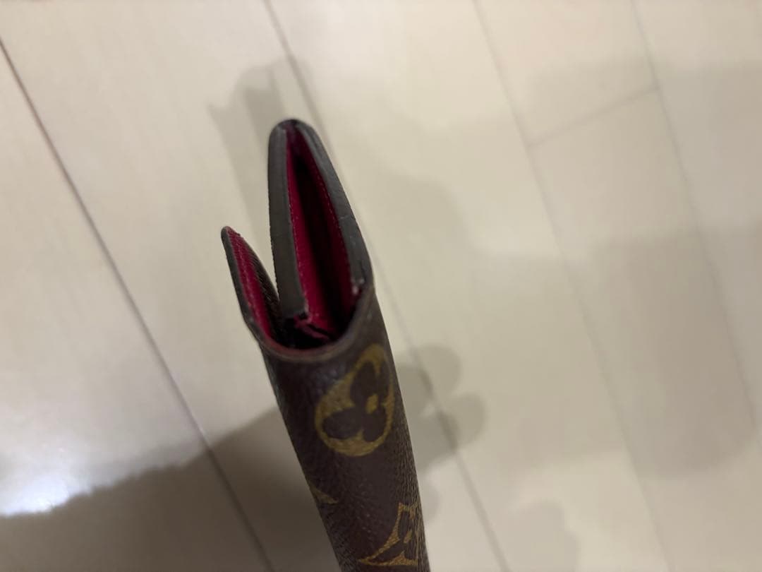 ルイ・ヴィトン　ポルトフォイユ エミリー 長財布 二つ折り財布 M60136
