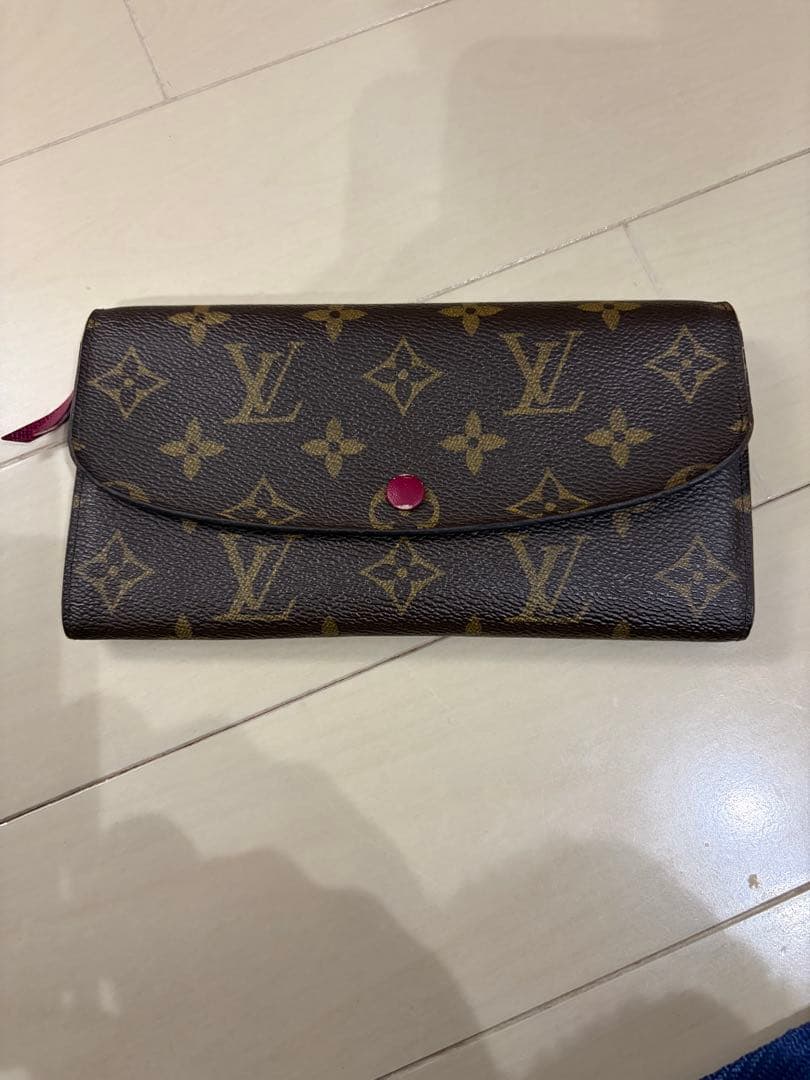 ルイ・ヴィトン　ポルトフォイユ エミリー 長財布 二つ折り財布 M60136