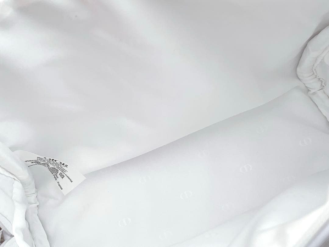 ディオール カプチュール エッセンシャルコフレ展開店舗限定3回使用☆ポーチ新品