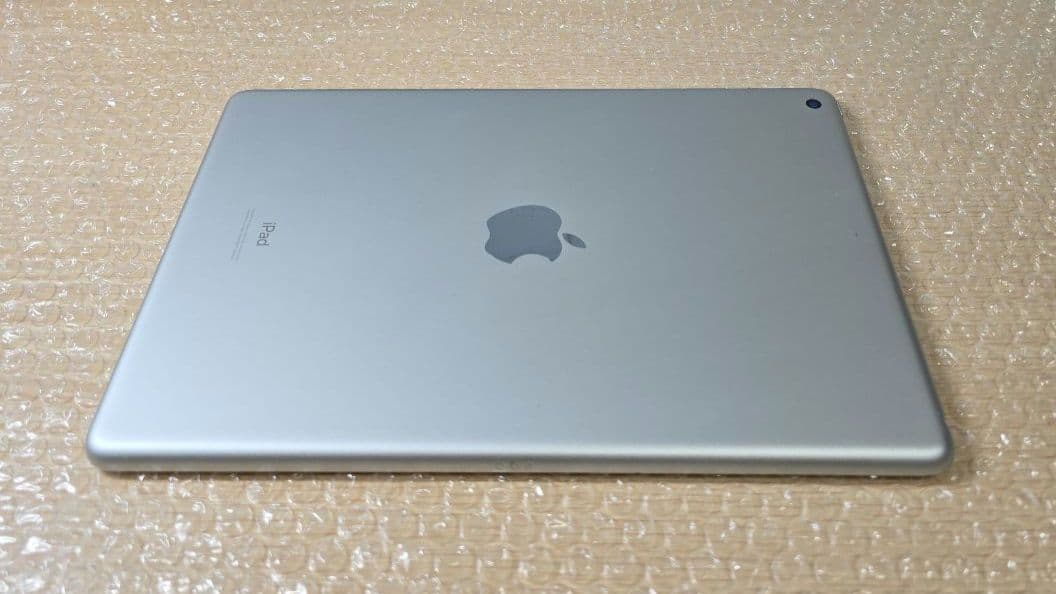 と*ん様 比較的美品■iPad 8◼️電池良品◼️純正アダプター充電ケーブル付属