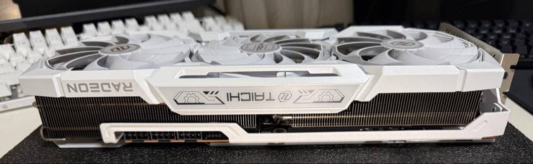 Radeon RX 7900 XTX Taichi White 24GB 美品