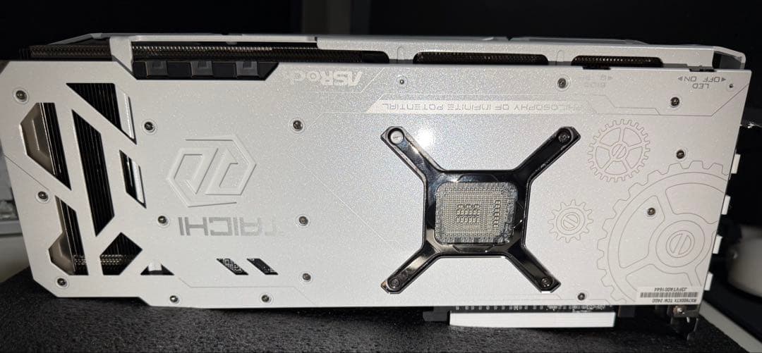 Radeon RX 7900 XTX Taichi White 24GB 美品