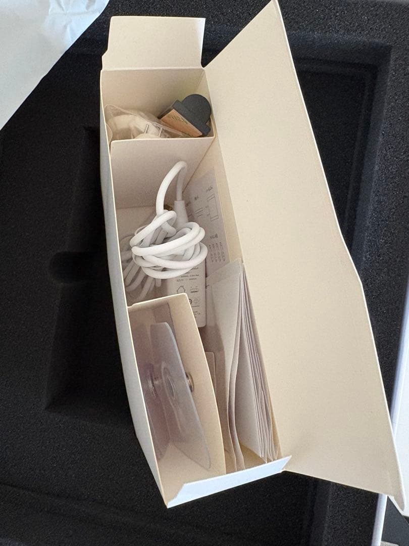 美品AIアートキャンバス　スイッチボット　switchbot