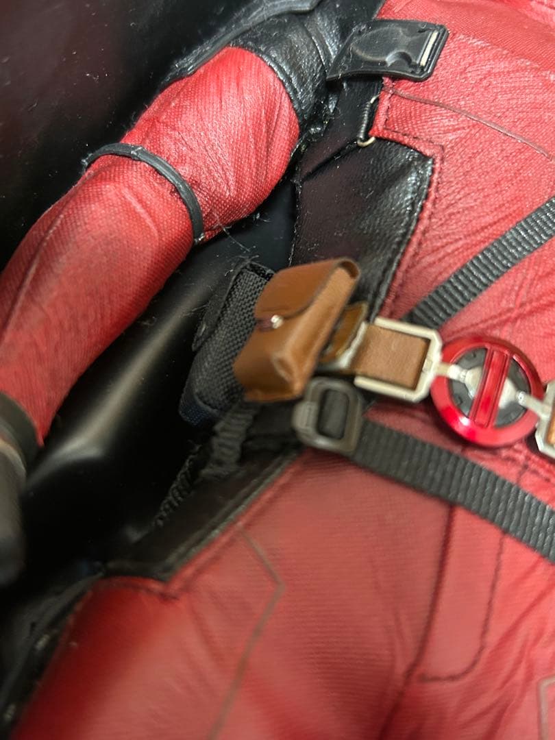 ホットトイズ　 デッドプール 1/6スケールフィギュア