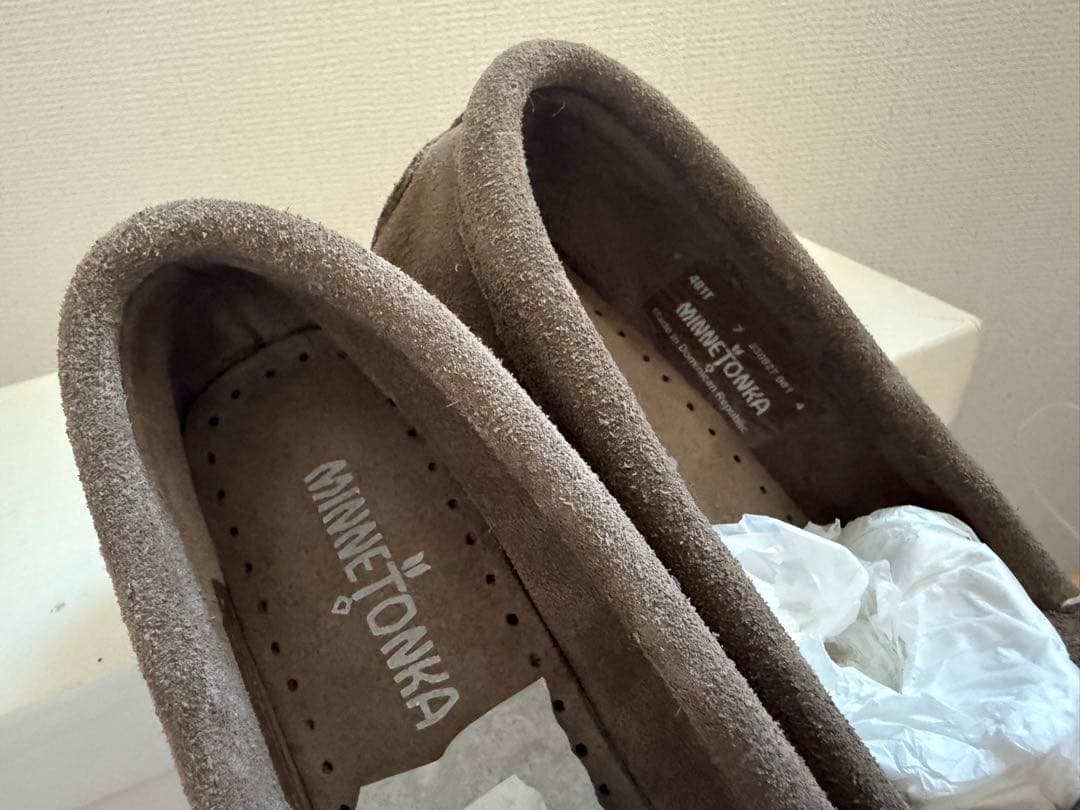 【あー】【箱無価格】Minnetonka モカシン　グレー