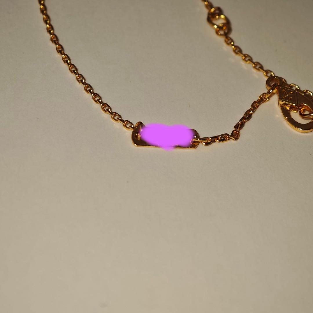 【実写画像】 金色 四葉のクローバーペンダントVCARP4KL00