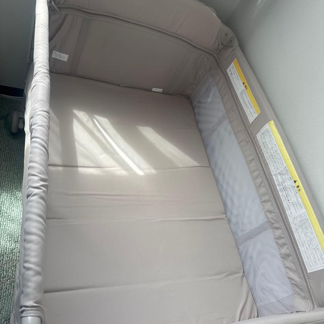 ベージュ メッシュサイド ベビーベッド ゆりかご おむつ交換台付き 0ヶ月〜