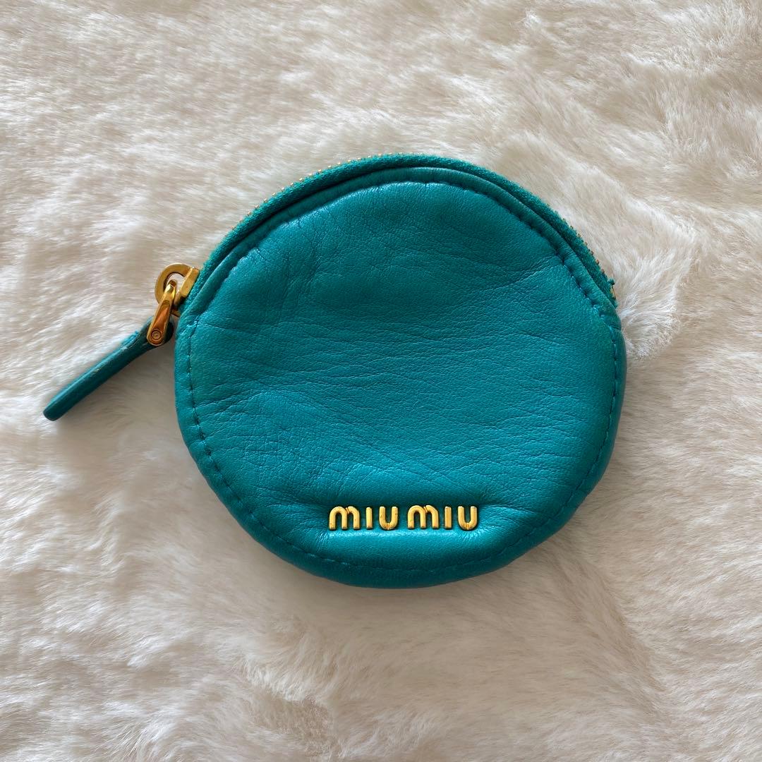 MIU MIU ターコイズ ケース