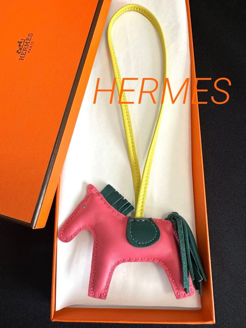 【美品】HERMESエルメス　ロデオ　チャーム　ローズアザレ　PM ペガサス