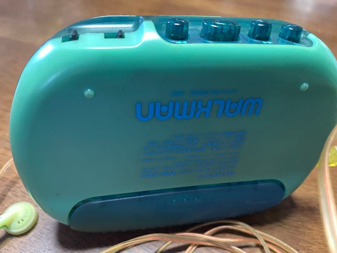 SONY ソニー ウォークマン WM-EQ3 緑色 イヤフォン付き 蓄光 電池式